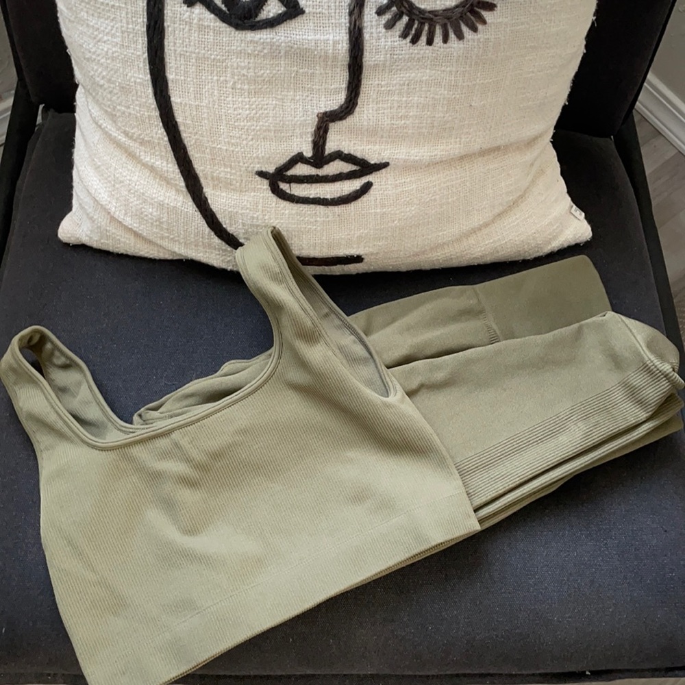 ARMY GREEN SET ACTIVEWEAR SET